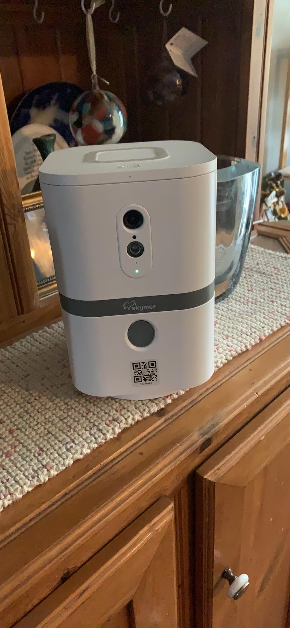 Petalk AI II Dog Camera Automatic Treat Dispenser, 5G WiFi Pet Camera with 180° Pan Full-Room View, Night Vision, Two Way Audio for Dogs and Cats, Compatible with Alexa customer photo 1