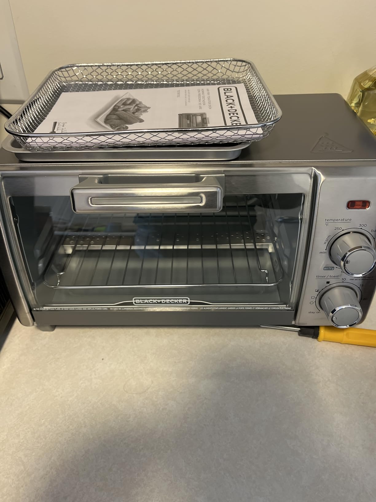 BLACK+DECKER 4-Slice Air Fry Toaster Oven, 5-in-1 Countertop Oven, EvenToast Technology customer photo 2