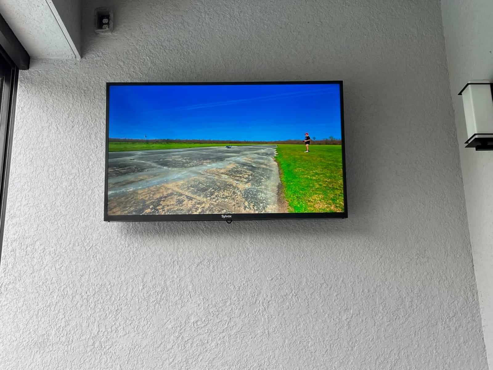 SYLVOX Smart Outdoor TV, 75 inch Outdoor Television 4K Google TV | Weatherproof Outside TVs, IP56 Waterproof, Support Google Assistant, 1000 nit Brightness for Partial Sun (Deck Pro 3.0) customer photo 2