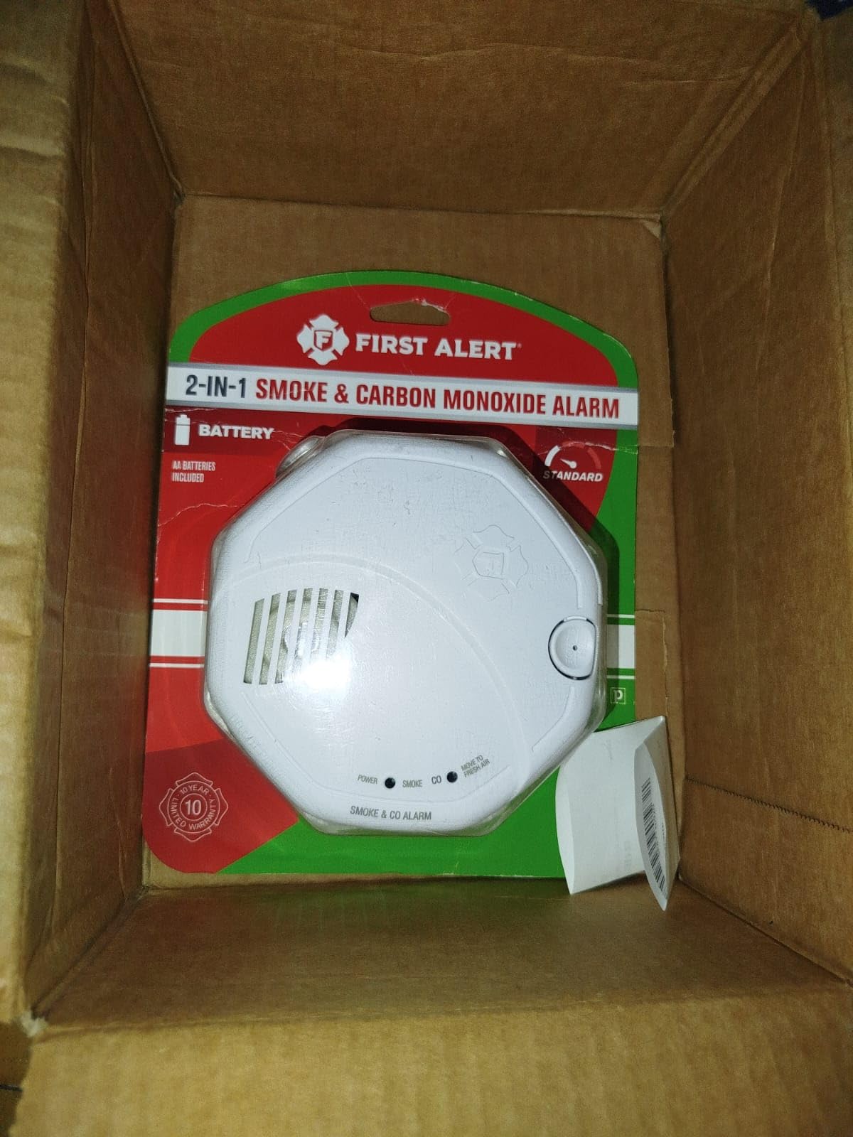 First Alert Combination Smoke & Carbon Monoxide Alarm, Battery Operated Detector with Test & Silence Button, SMCO100, 1-Pack, White customer photo 1