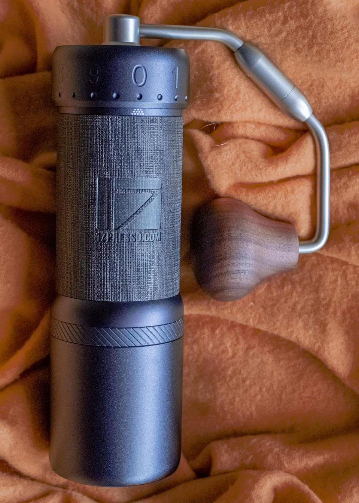 1Zpresso J-Ultra Manual Coffee Grinder Iron Gray, Conical Burr, Foldable Handle, Magnet Catch Cup 40g Capacity, Numerical Adjustable Finely Setting, Faster Grinding Efficiency Ideal for Espresso customer photo 2