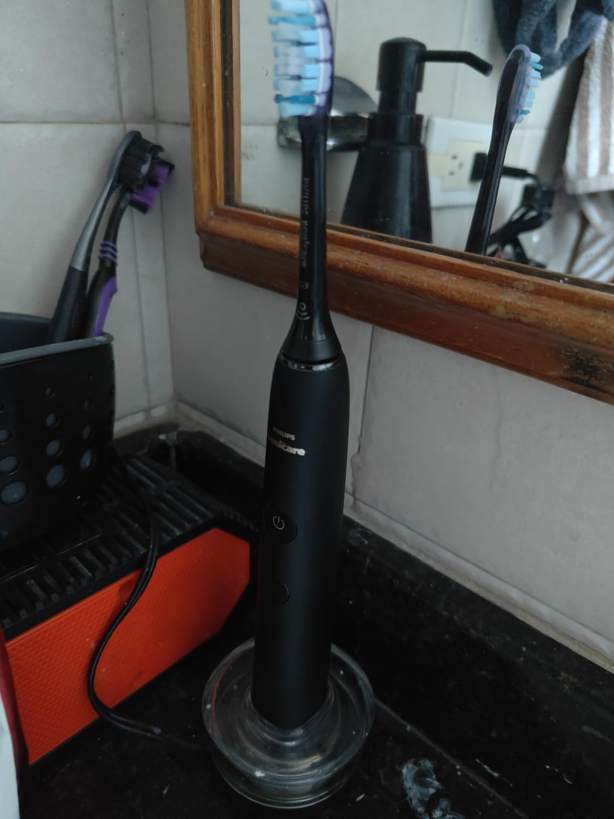 Philips Sonicare DiamondClean 9300 Electric Toothbrush, 2 Brush Heads, White (HX9903/05), 12 Brush Settings, App Connected, Travel Case customer photo 2