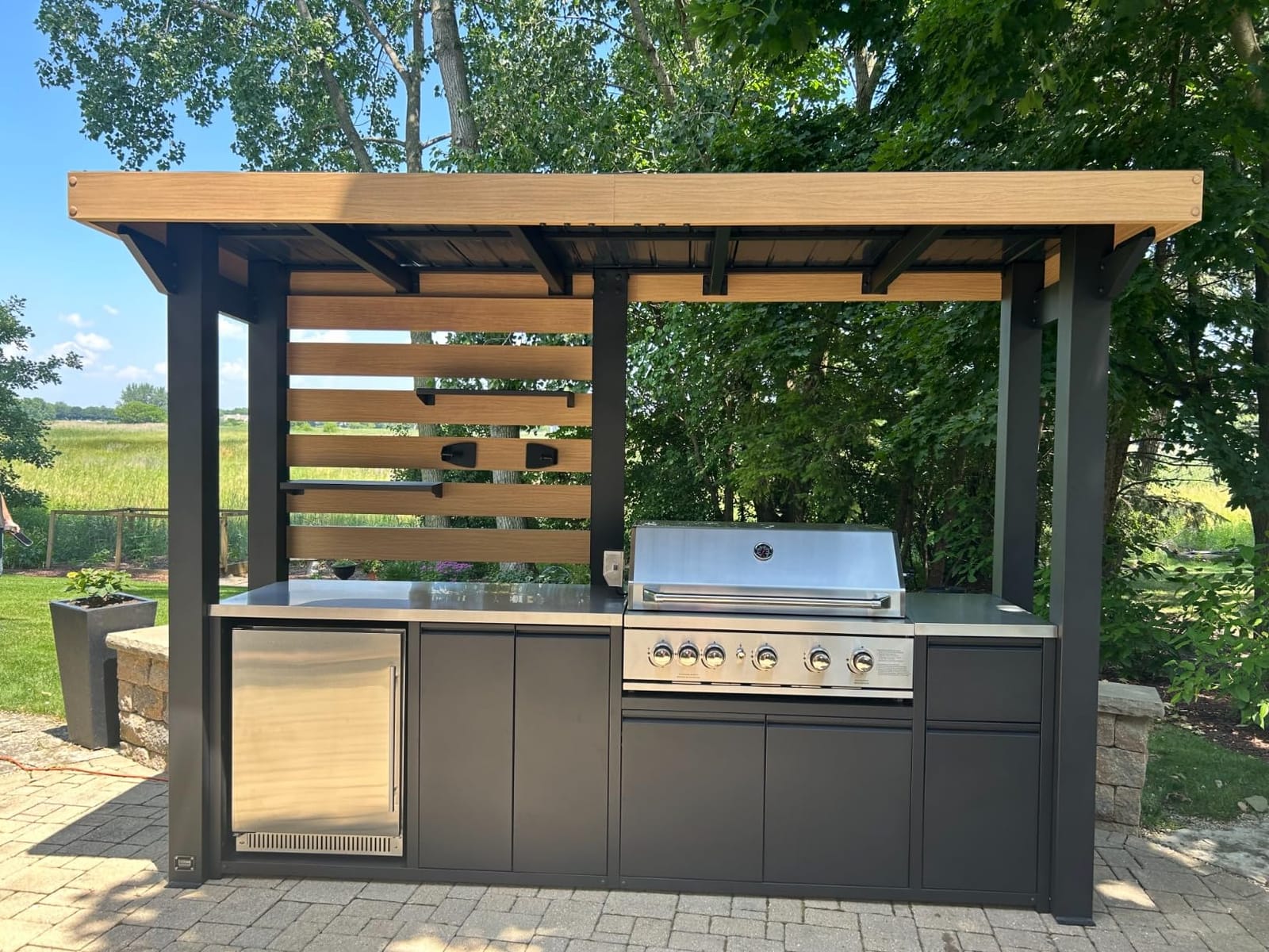 Backyard Discovery Fusion Flame Galvanized Steel Covered Outdoor Kitchen with 5-Burner Stainless, Grill, Refrigerator, Countertop, Storage, and, Roof for All-Season Outdoor Cooking customer photo 1