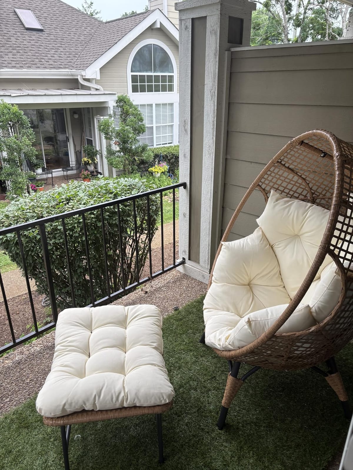Wicker Egg Chair with Ottoman, Indoor Outdoor Egg Basket Lounge Chair w/Cushion, Oversized Egg Seat with Legs 440 Lbs, Comfy Cozy Boho Style Nest Chair w/Footrest for Patio, Balcony, Beige customer photo 2