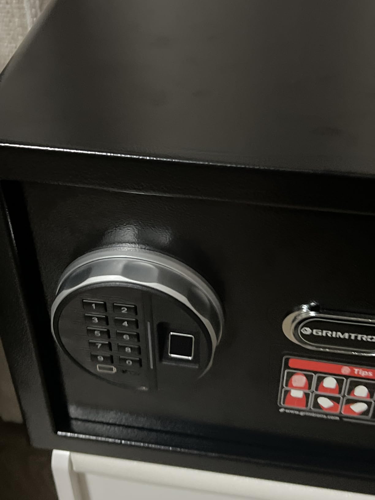 Grimtron 20LB Biometric Safe with Fingerprint Lock, 3-8 Digit PIN, 0.80 cu.ft. customer photo 2