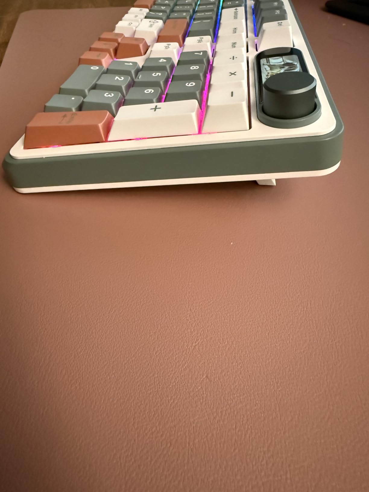 RK ROYAL KLUDGE S98 Wireless Mechanical Keyboard w/Smart Display & Knob | 96% Top Mount RGB Gaming Keyboard BT/2.4G/USB-C, 5-Layer Noise Dampening, Creamy Sound Pre-lubed Switch, Hot Swap, 98 Keys customer photo 1