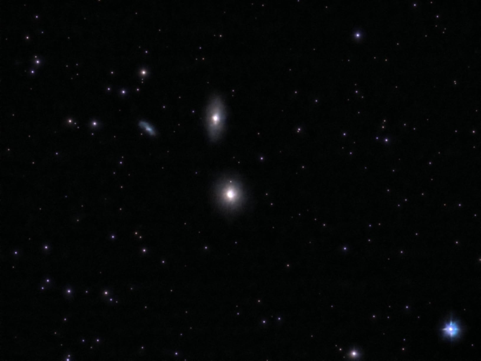 Unistellar Odyssey PRO Smart Telescope (with Eyepiece), 85mm f/3.9 (320mm) Digital & Computerized, App-Controlled Motorized Alt-Az, Enhanced Vision, RAW/FITS Export, 64GB, 5h Battery customer photo 1