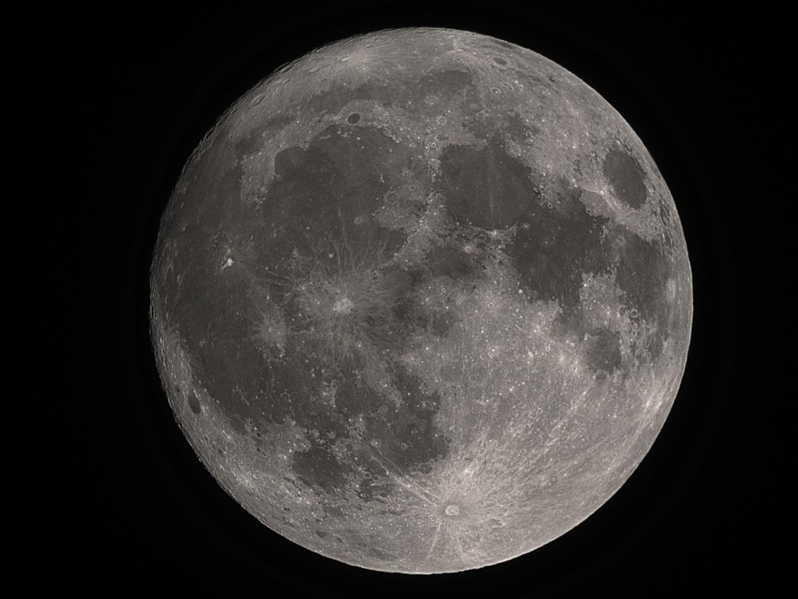 Unistellar Odyssey PRO Smart Telescope (with Eyepiece), 85mm f/3.9 (320mm) Digital & Computerized, App-Controlled Motorized Alt-Az, Enhanced Vision, RAW/FITS Export, 64GB, 5h Battery customer photo 2