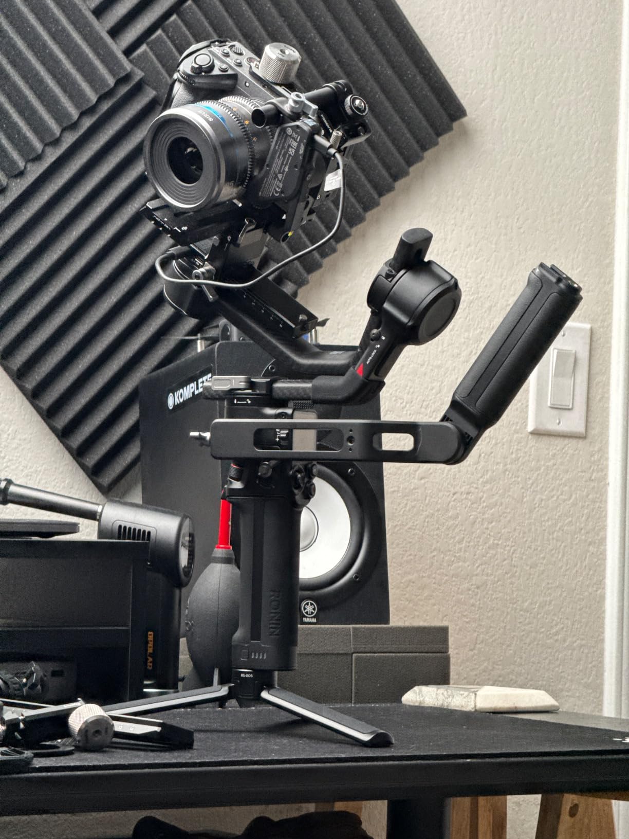 DJI RS 4 Pro, 3-Axis Gimbal Stabilizer for DSLR & Cinema Camera Canon/Sony/Panasonic/Nikon/Fujifilm, 2nd-Gen Native Vertical Shooting, 4.5kg (10lbs) Payload, Camera Gimbal customer photo 1