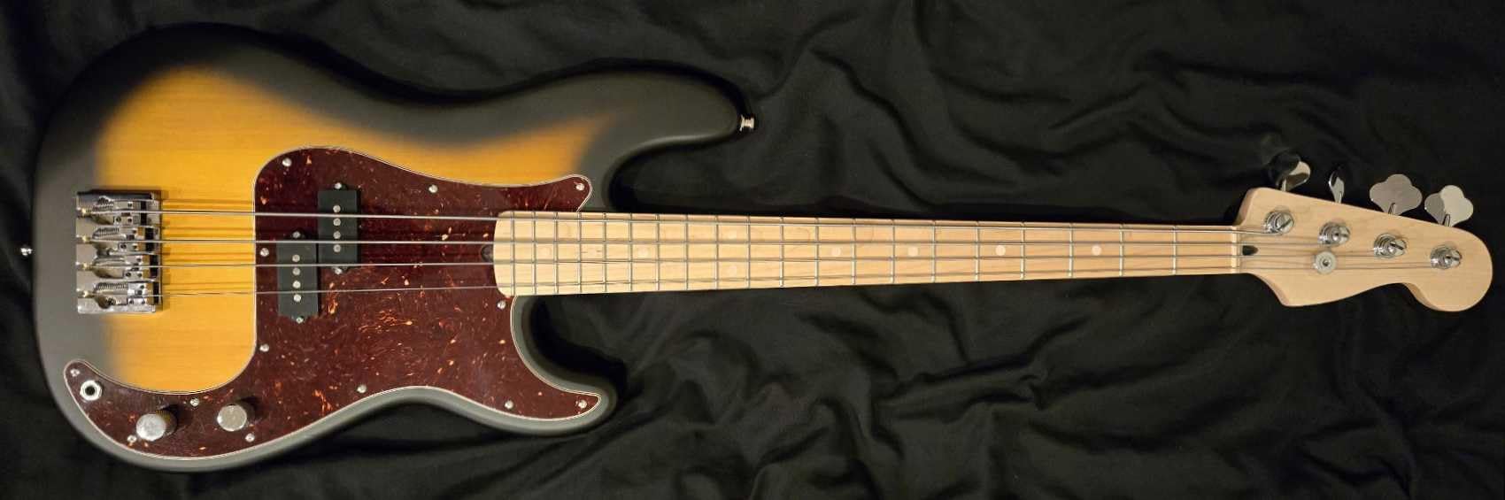 Fender Squier Debut Series Precision Bass Guitar, Beginner Guitar, with 2-Year Warranty, Includes Free Lessons, 2-Color Sunburst with Matte Finish customer photo 1