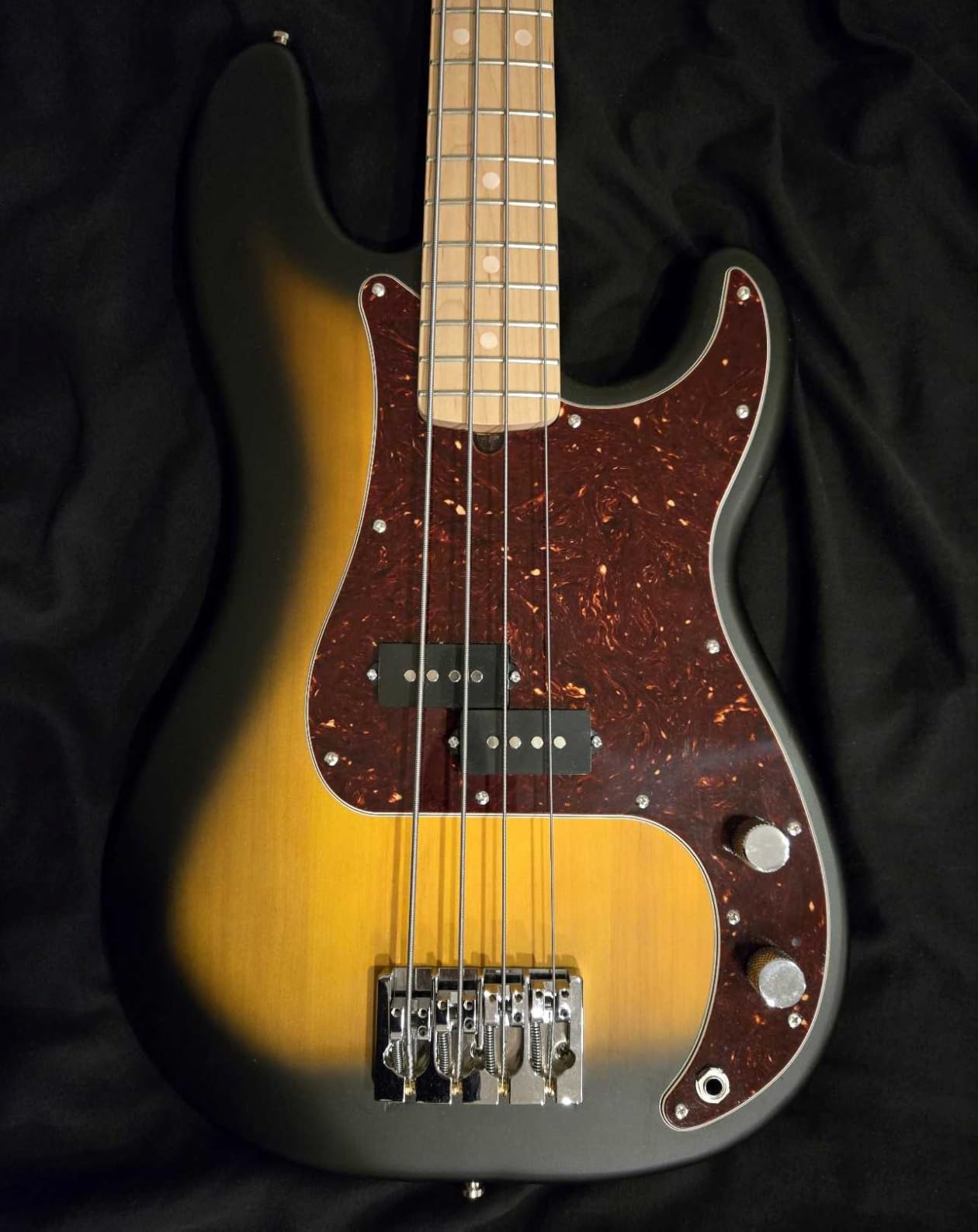 Fender Squier Debut Series Precision Bass Guitar, Beginner Guitar, with 2-Year Warranty, Includes Free Lessons, 2-Color Sunburst with Matte Finish customer photo 2