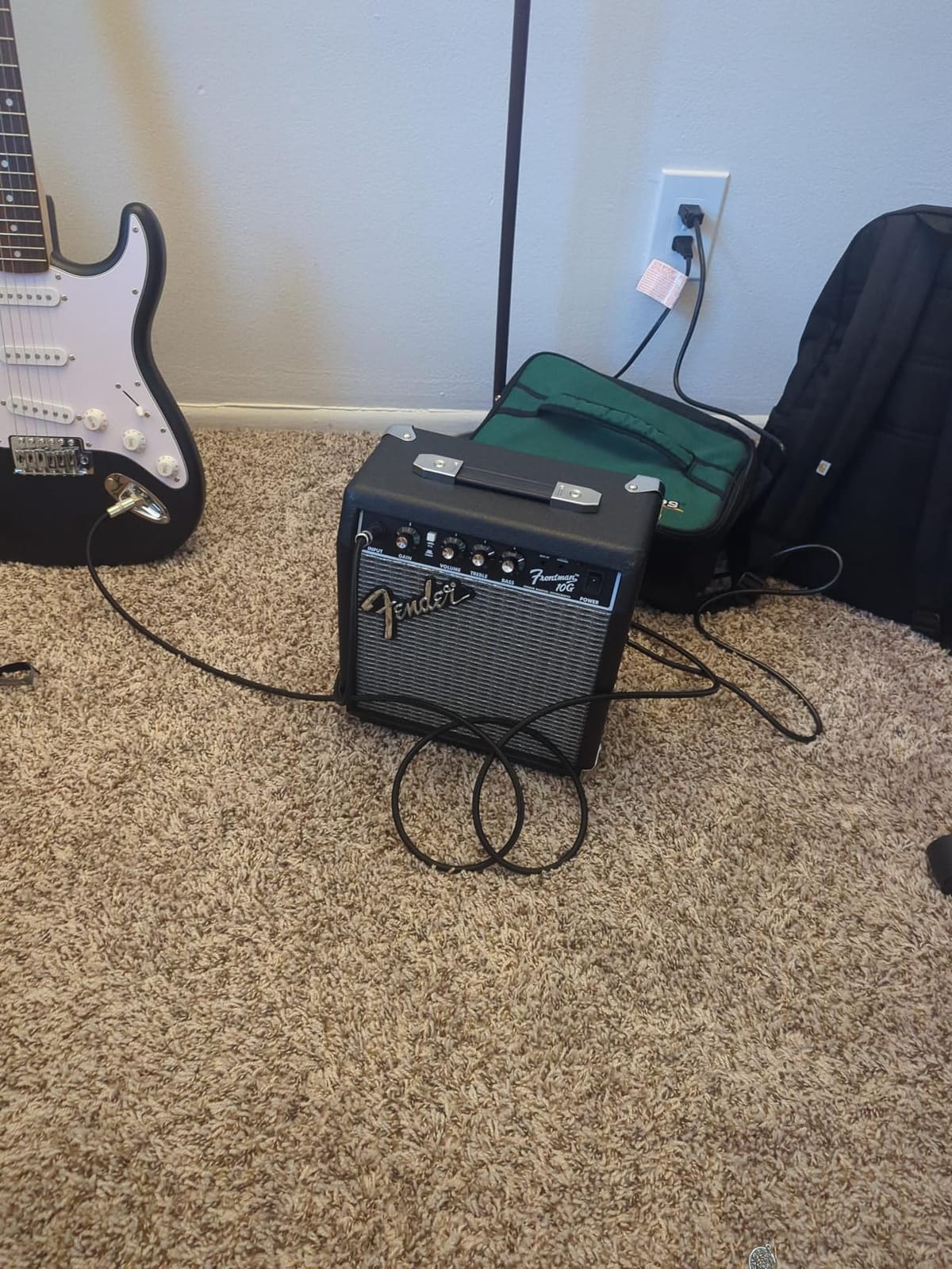 Fender Squier Debut Series Stratocaster Electric Guitar, Beginner Guitar, with 2-Year Warranty, Includes Free Lessons, Black with Matte Finish customer photo 2