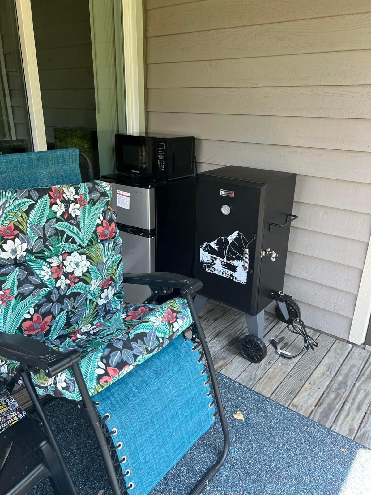 Royal Gourmet SE2805 28-Inch Analog Electric Smoker with 3 Cooking Grates | Outdoor Smoker with Adjustable Temperature Control, 454 Sq. In. Cooking Area, 1350W Output customer photo 1