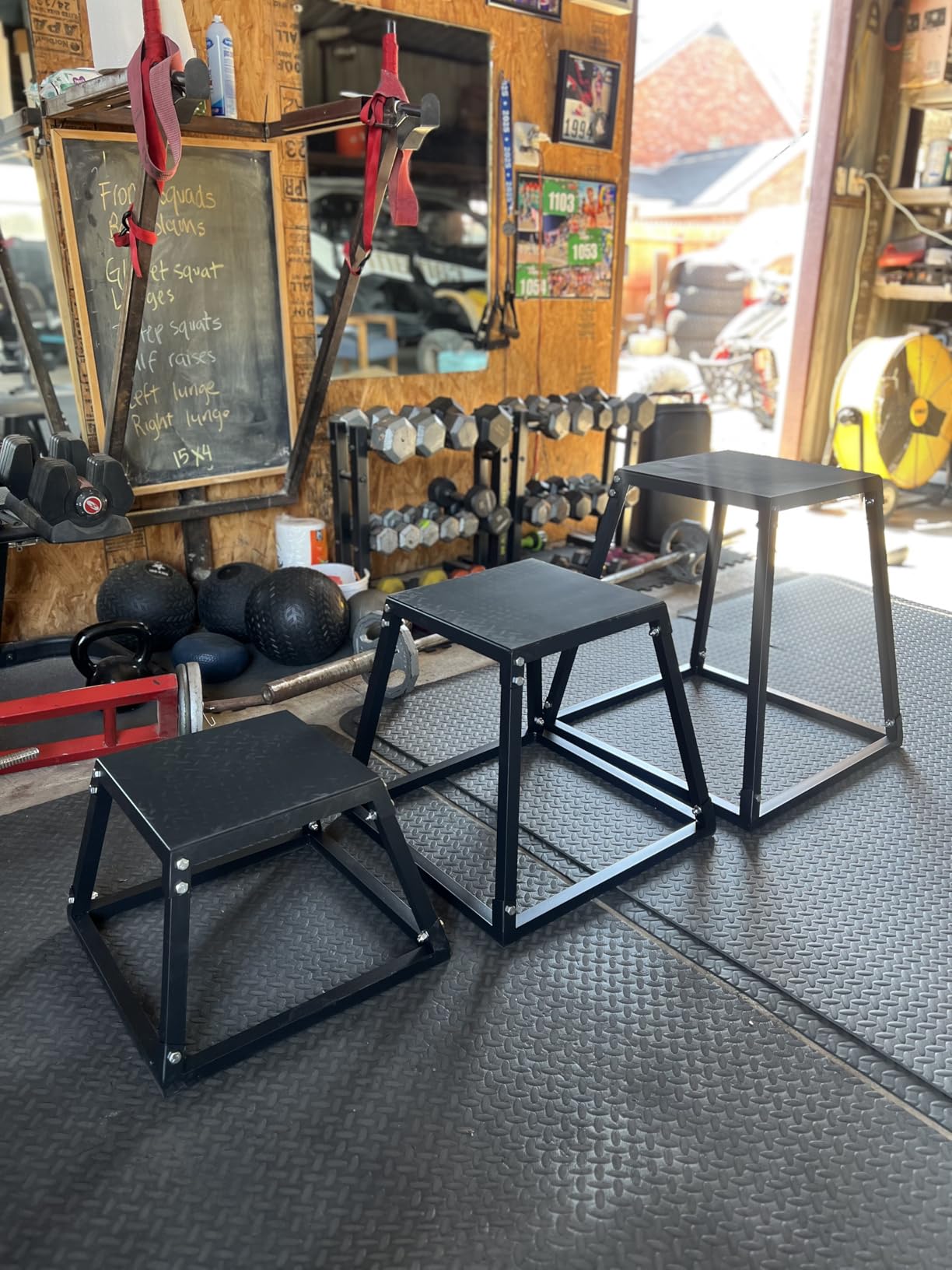 VEVOR Plyometric Jump Box, 18 Inch Steel Plyometric Platform and Jumping Agility Box, Anti-Slip Step Up Box customer photo 2
