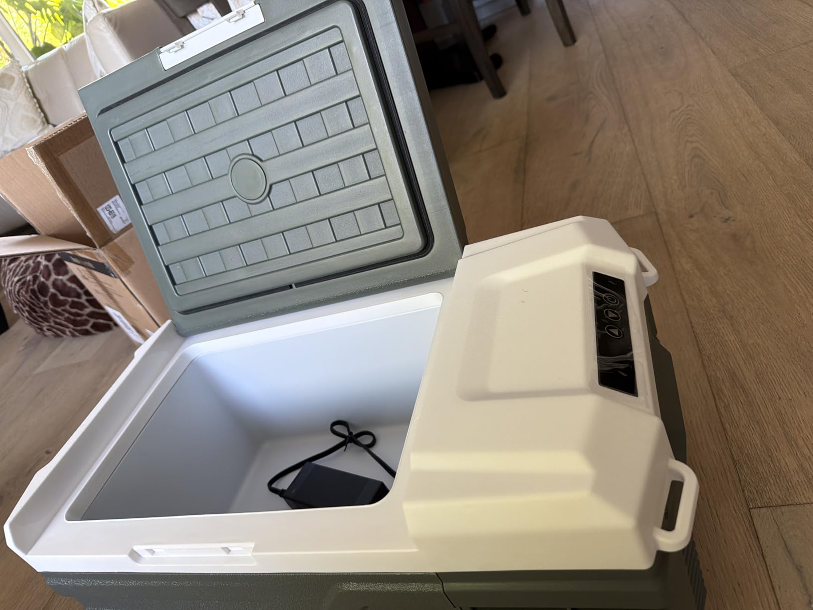 Alpicool 12 Volt Refrigerator 12V Car Fridge 16 Quart Portable Refrigerator for Car 12/24V DC 110~240 Volt AC for Truck RV Camper SUV Portable Freezer Electric Cooler for Camping (-4℉-68℉) customer photo 1