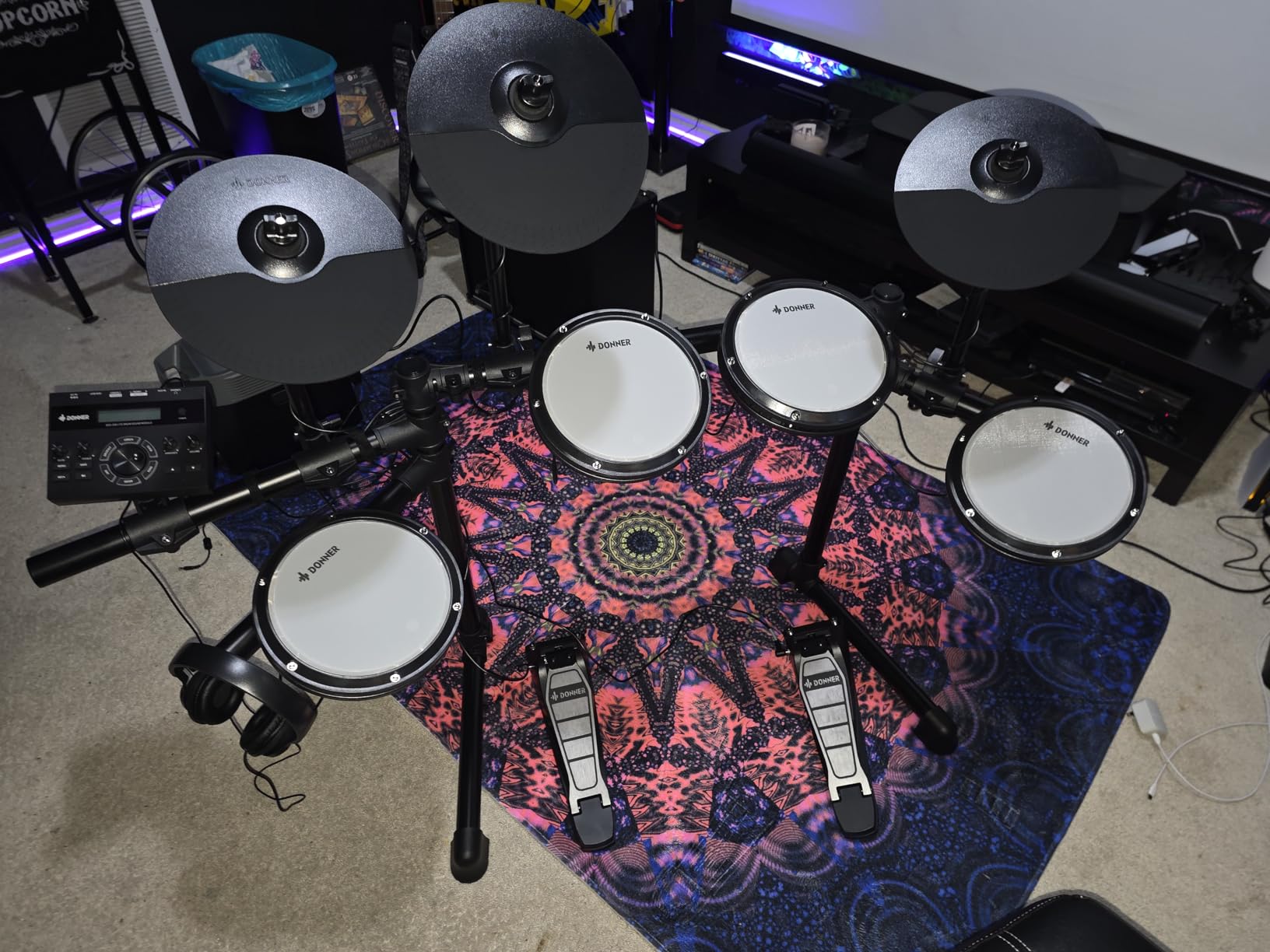 Electric Drums, Donner DED-200 LITE Electronic Drum Kit for Beginner with 450+ Sounds, USB MIDI, Quiet Mesh Pads, Throne, Headphones, Sticks and 40 Melodics Lessons customer photo 2