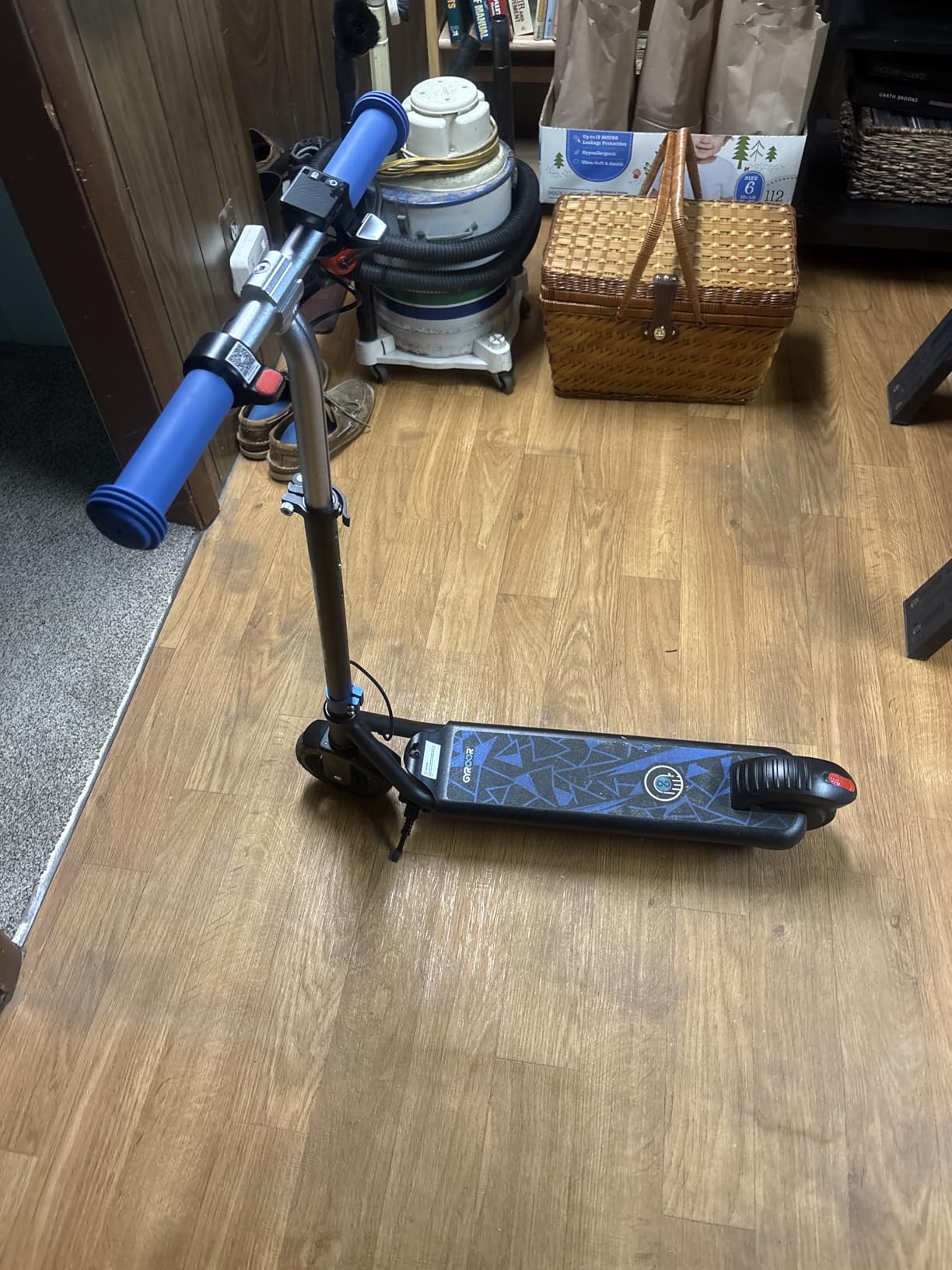 Gyroor Kids Electric Scooter 150W Motor LED Display H30Max | 150W Powerful Motor, Dual Brake System, Adjustable Height, Bluetooth Speaker, UL2272 Certified customer photo 2