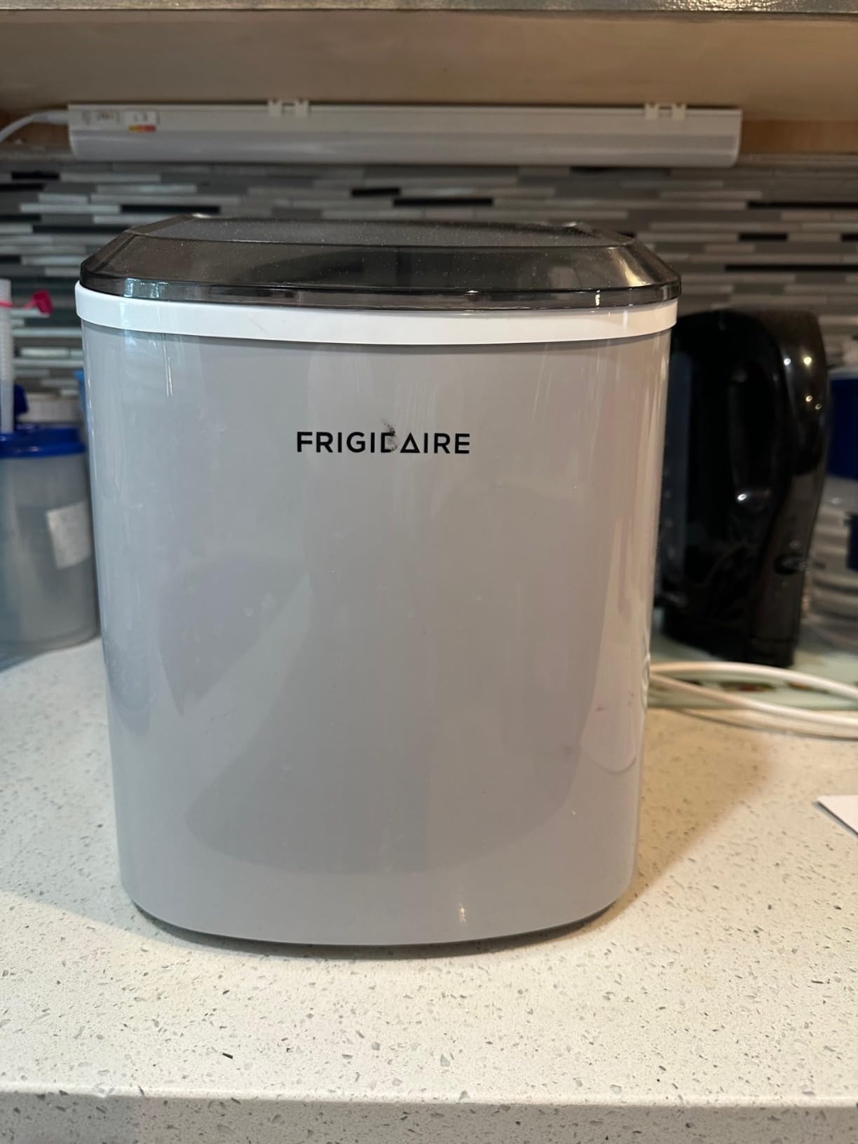 FRIGIDAIRE EFIC128AMZBLK Compact Countertop Ice Maker, 26 lb per Day, Black customer photo 2
