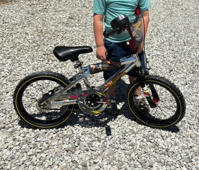 Dynacraft Hot Wheels BMX Bike for Boys, 12-18 Inch Kids Bike, Ages 3-9, Rev Grip Handlebar Feature, Red & Black customer photo 2