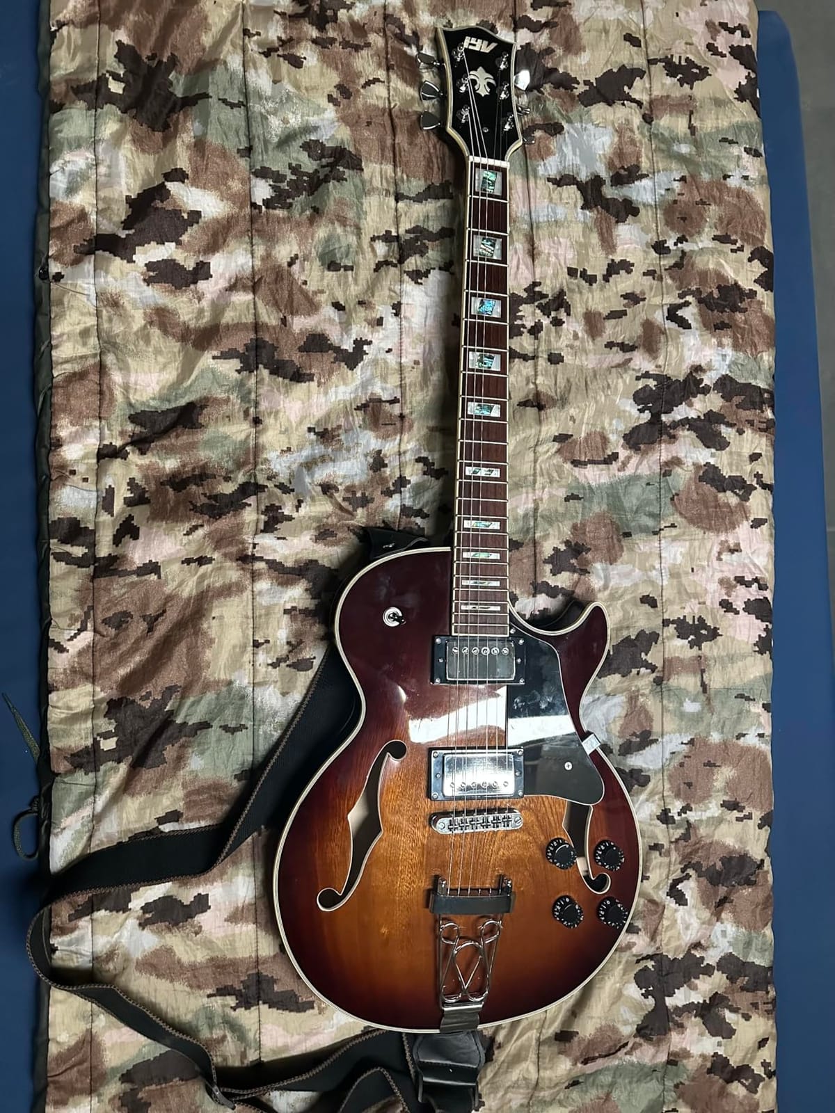IYV-IJZ-300A TSB Jazz Solid hollow-Body Electric Guitar, Tobacco Sunburst customer photo 2