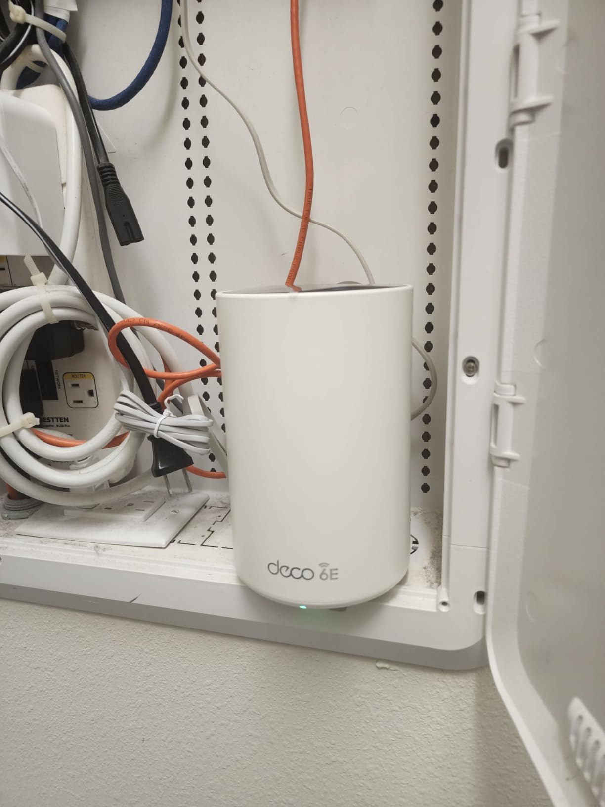 TP-Link Deco XE70 Pro AXE4900 Tri-Band WiFi 6E Mesh WiFi System - 2.5G WAN/LAN Ports, 4.9 Gbps Wi-Fi 7,200 Sq. Ft Coverage, Connect up to 200 Devices, 6 GHz Band, 3-Pack customer photo 1