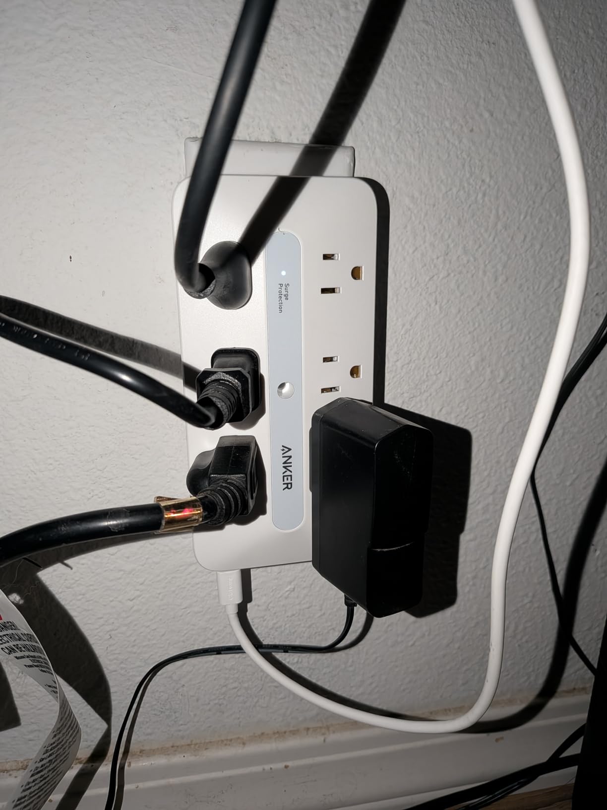 Anker Outlet Extender, 10-in-1 Power Strip with 300J Surge Protector, 6 AC | 2 USB A, 2 USB C Ports, Wide-Spaces Outlets and 20W Fast Charging, Dorm Room Essentials customer photo 2