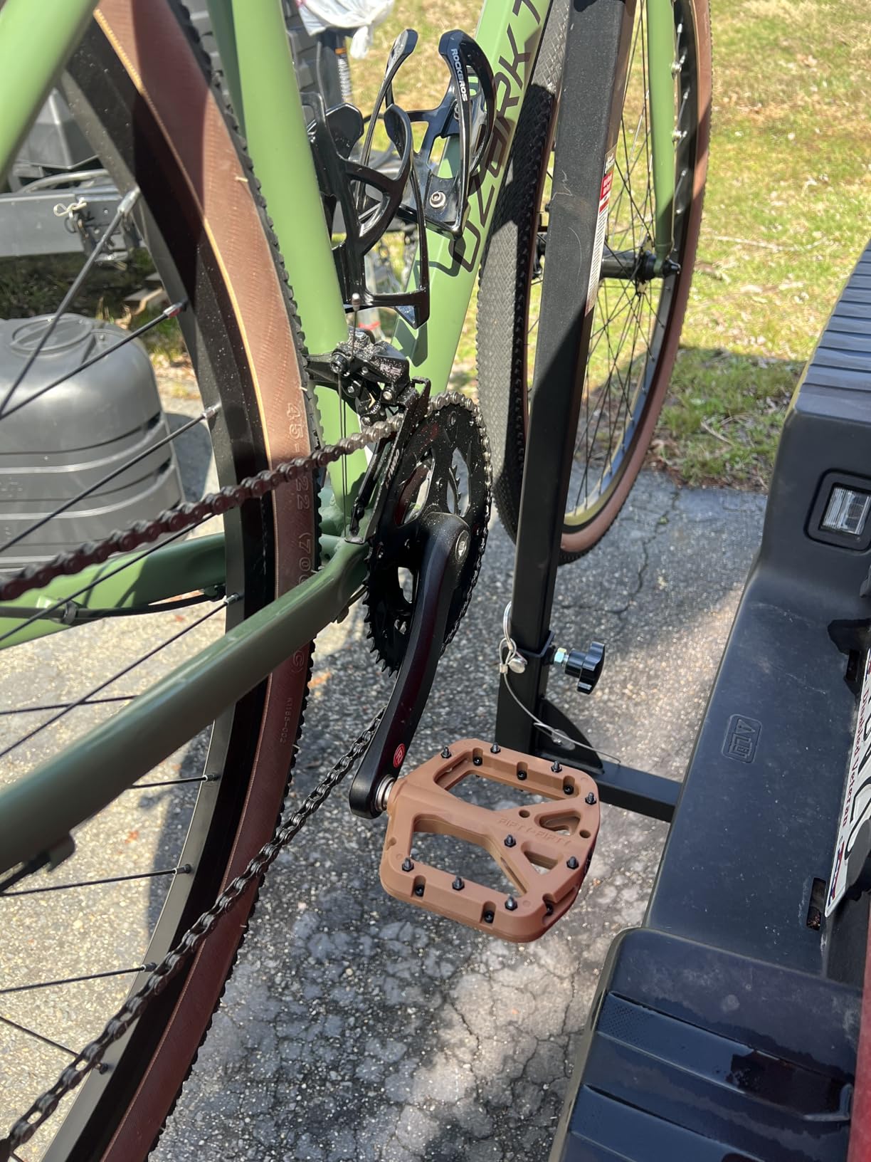 FIFTY-FIFTY Mountain Bike Pedals, Non-Slip MTB Nylon Composite Flat Pedals customer photo 2