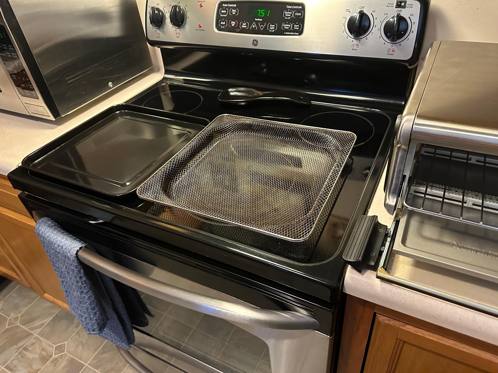 Ninja Flip Toaster Oven & Air Fryer, 8-in-1, Stainless Steel, SP151, Flip Up & Away customer photo 1