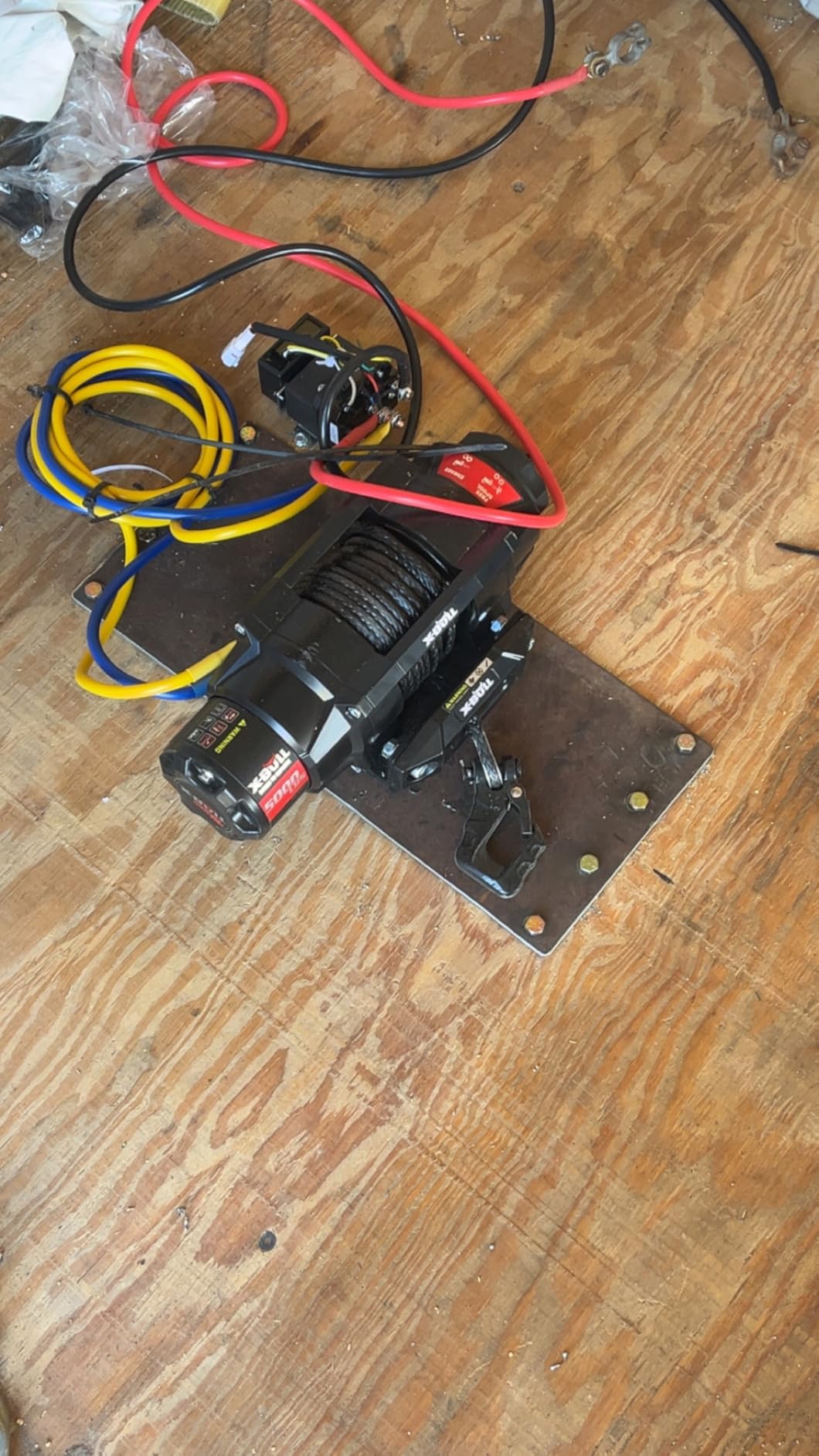 X-BULL 5000lbs Electric Winch, 12V DC waterproof synthetic rope winch with hawse fairlead, wireless and wired remote, and mounting plate customer photo 1