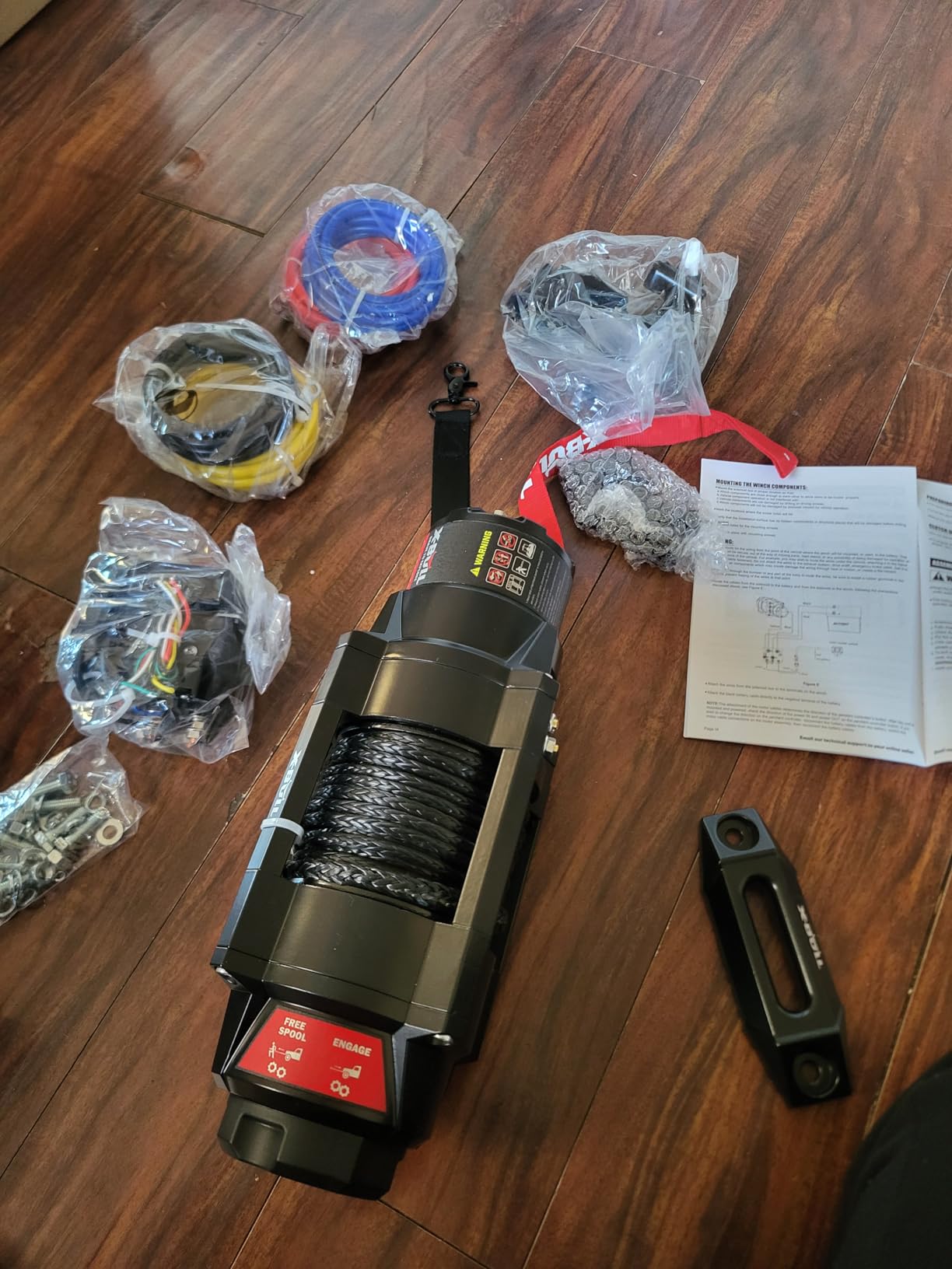 X-BULL 5000lbs Electric Winch, 12V DC waterproof synthetic rope winch with hawse fairlead, wireless and wired remote, and mounting plate customer photo 2