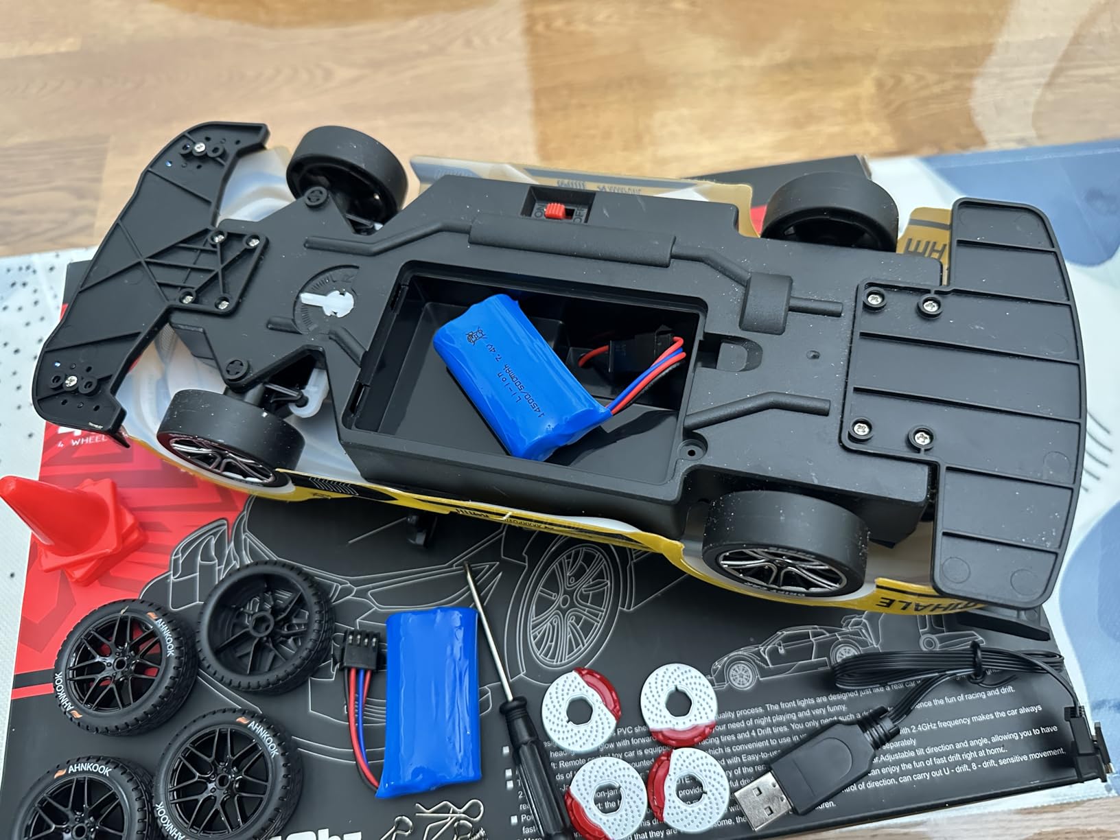 RC Drift Car, 1:16 Scale Drifting RC Cars 2.4GHz 4WD 40km/h customer photo 1