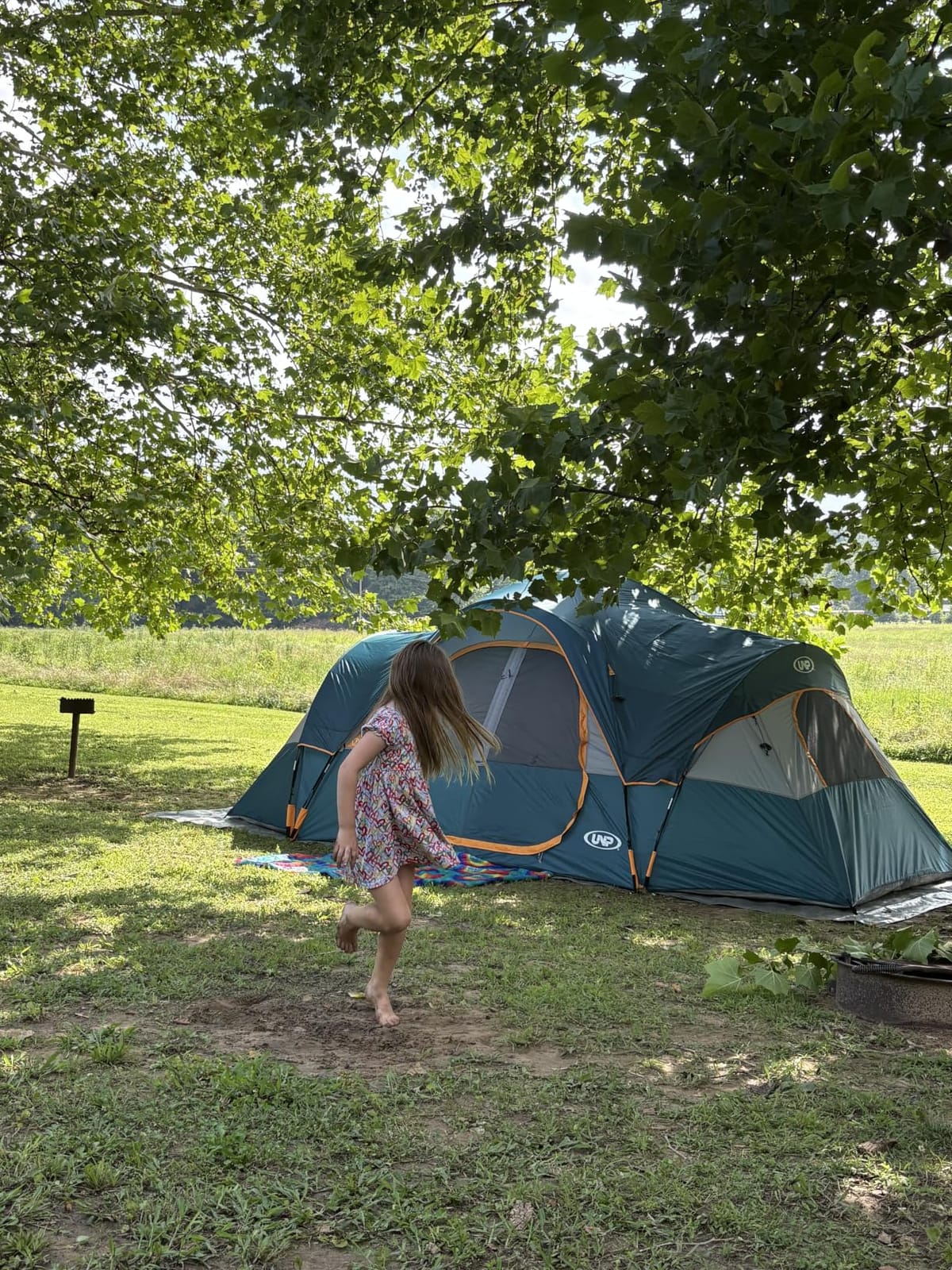 UNP 10 Person Tents for Camping Family Outdoor Camping Tent | 2 Rooms with Rainfly, Waterproof 5 Large Mesh Windows Size 18ft x 9ft x78in customer photo 1