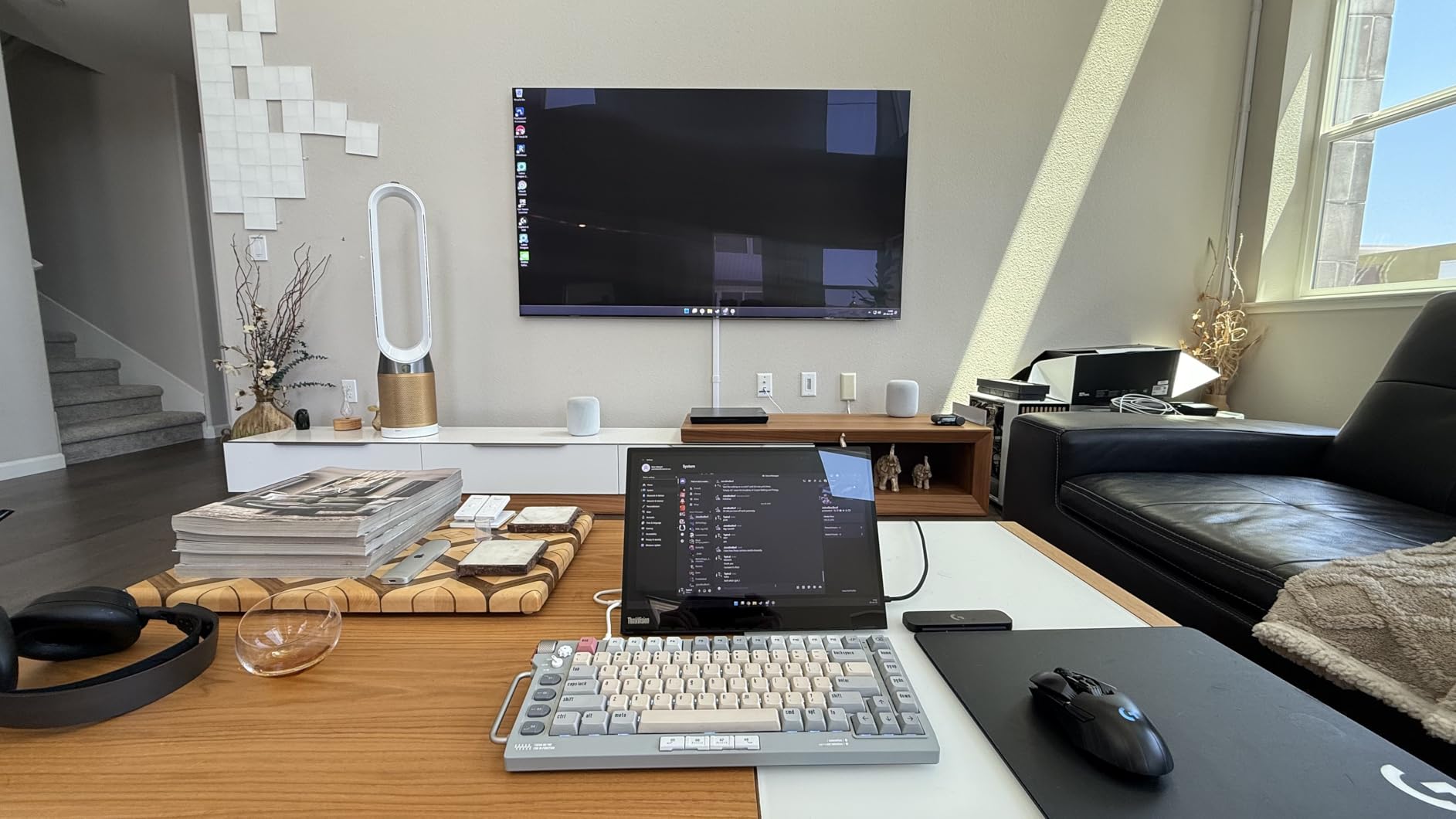 ThinkVision M14t Gen2 14-inch Monitor customer photo 1