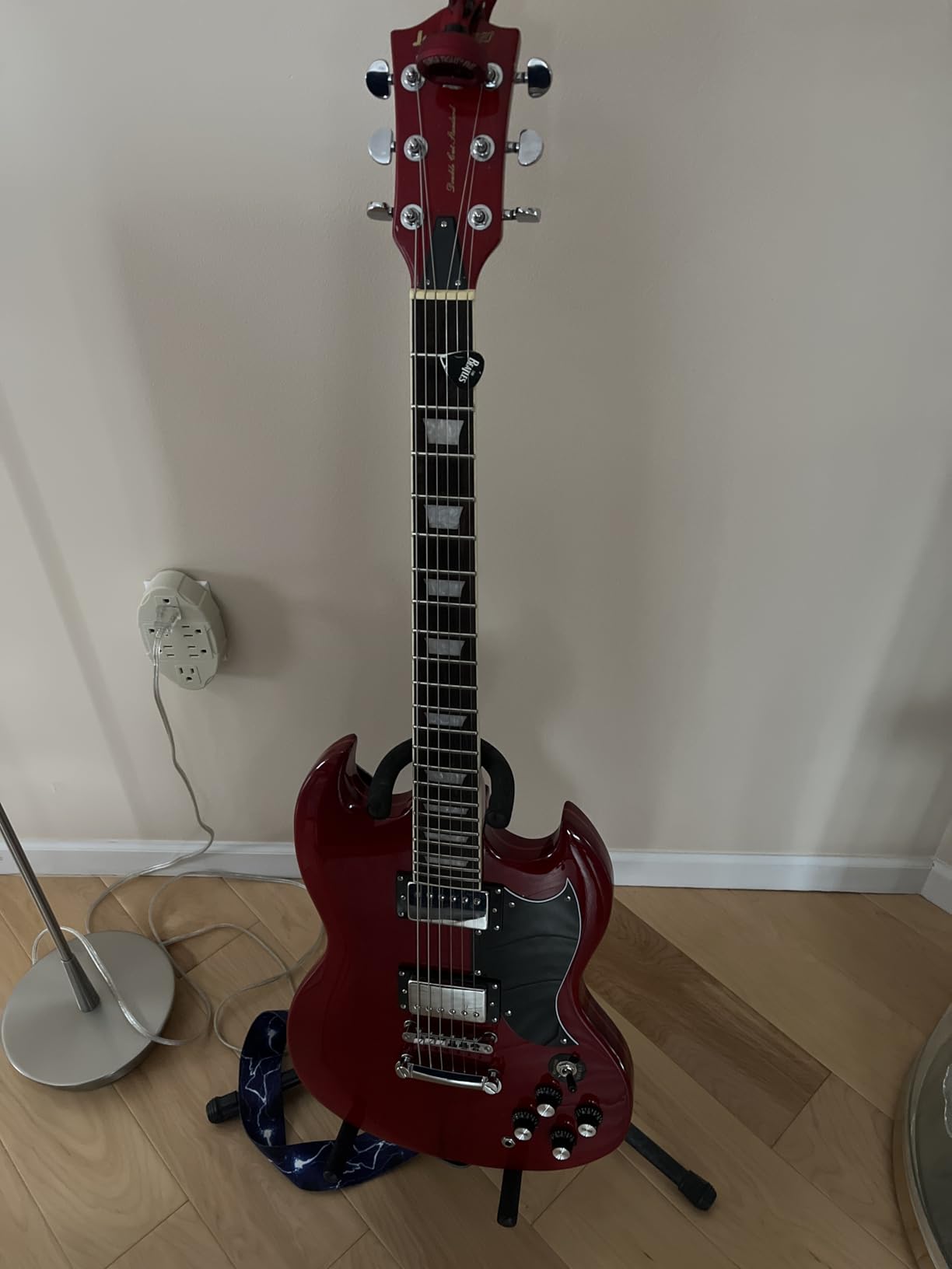 Leo Jaymz 39 Inch Solid Body Electric Guitar - Poplar Wood Body, Maple Neck and Laurel Wood Fretboard (Red) customer photo 2