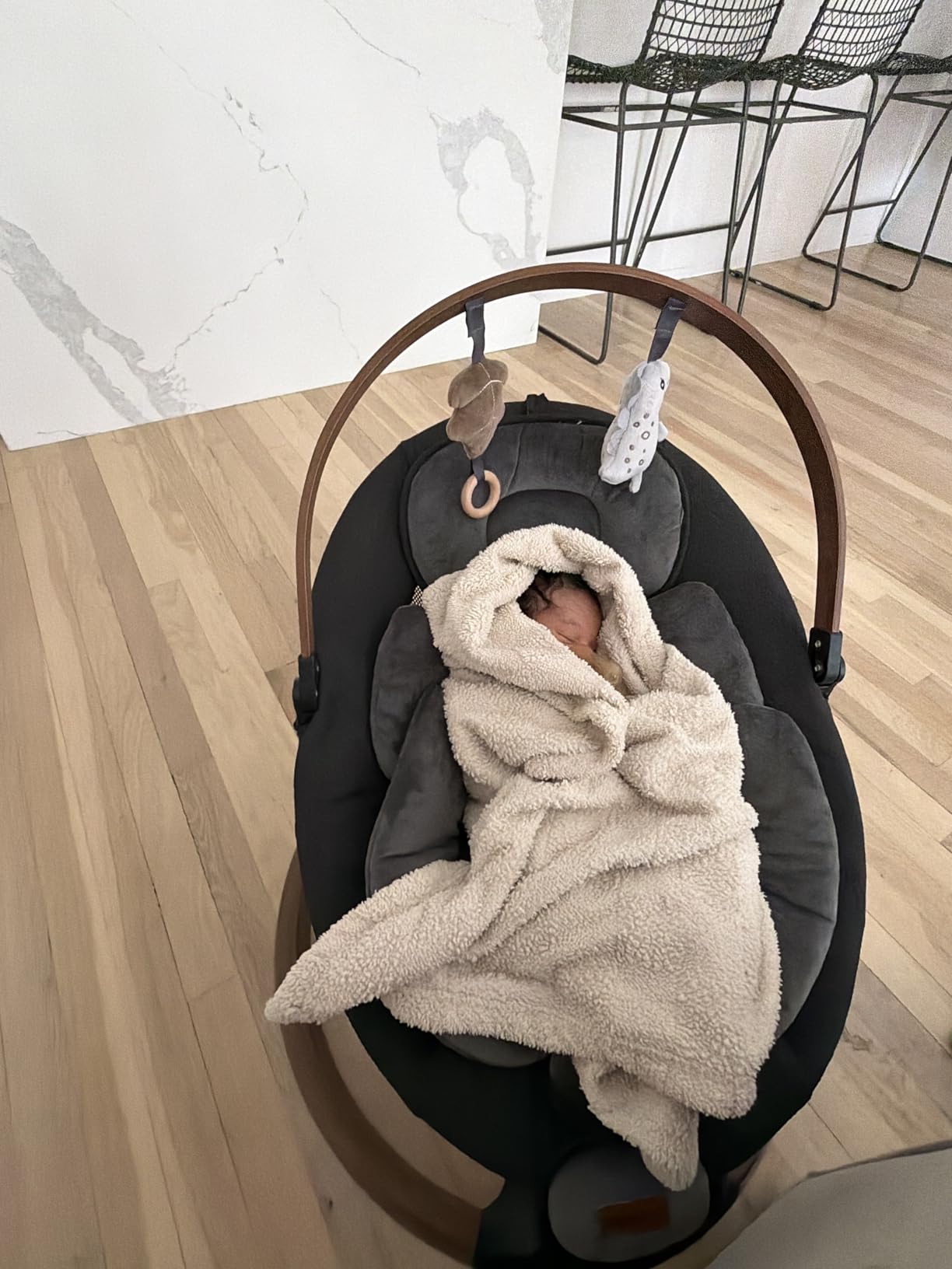 Monamii Baby Swings for Infants, Bluetooth Infant Swing with Music Speaker, 5 Speeds, Remote Control, IMD Touch Panel, 3 Timer Settings, Indoor & Outdoor Use customer photo 1