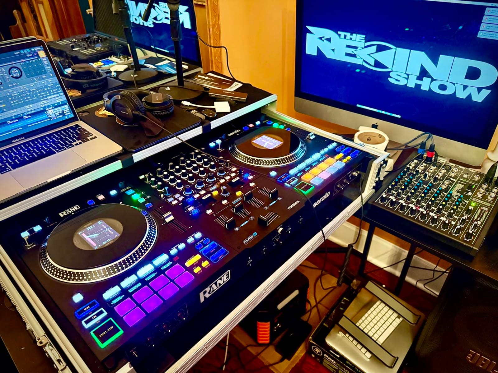 PERFORMER 4-Channel DJ Controller | Motorized DJ Mixer, 4-Decks, 7