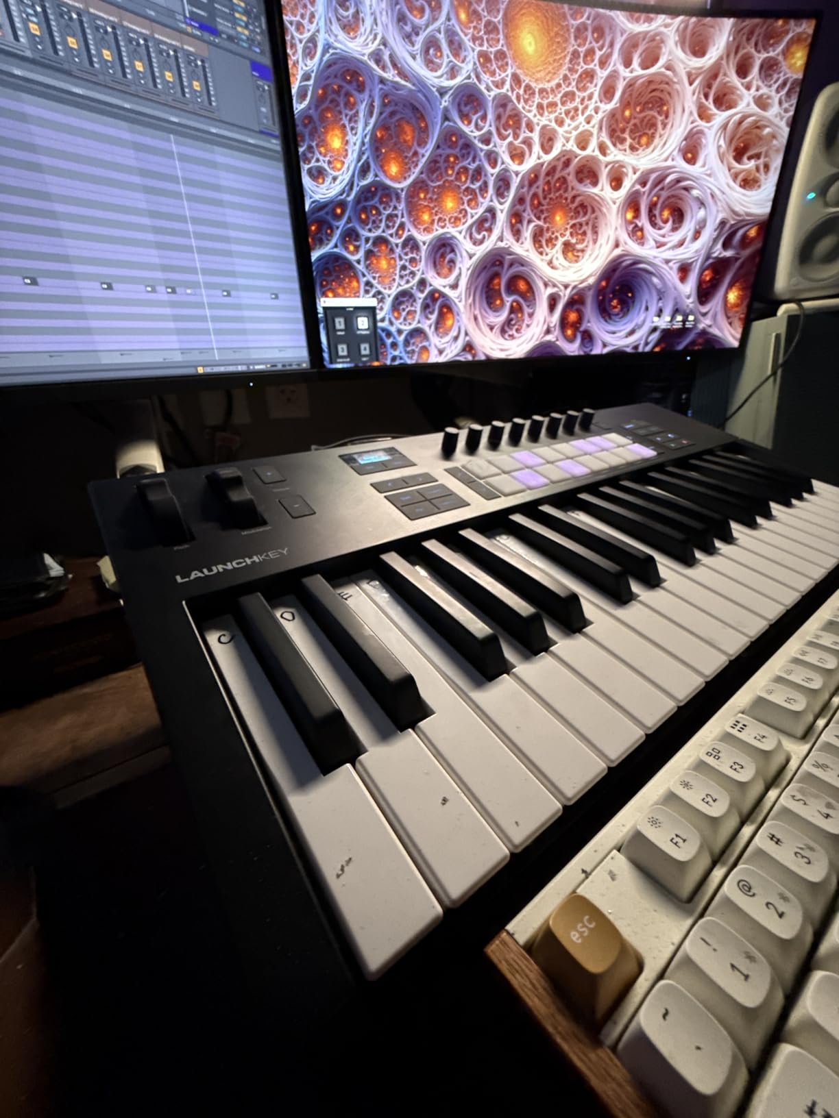 Novation Launchkey 37 MK4 USB MIDI Keyboard Controller | 37 Synth-Action Keys, 16 Pads customer photo 1