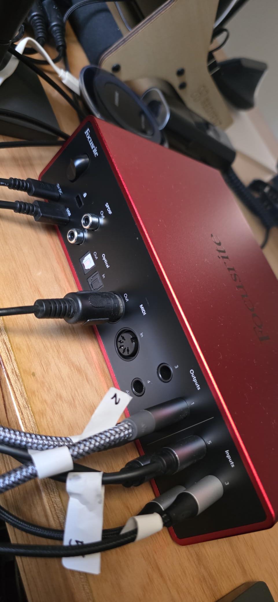 Focusrite Scarlett 18i20 4th Gen USB-C Audio Interface | 26-In 26-Out, 8 Mic Preamps, 2 Hi-Z Inputs, Dual ADAT, S/PDIF, MIDI, Word Clock, Talkback Mic, Auto Gain, Clip Safe customer photo 2