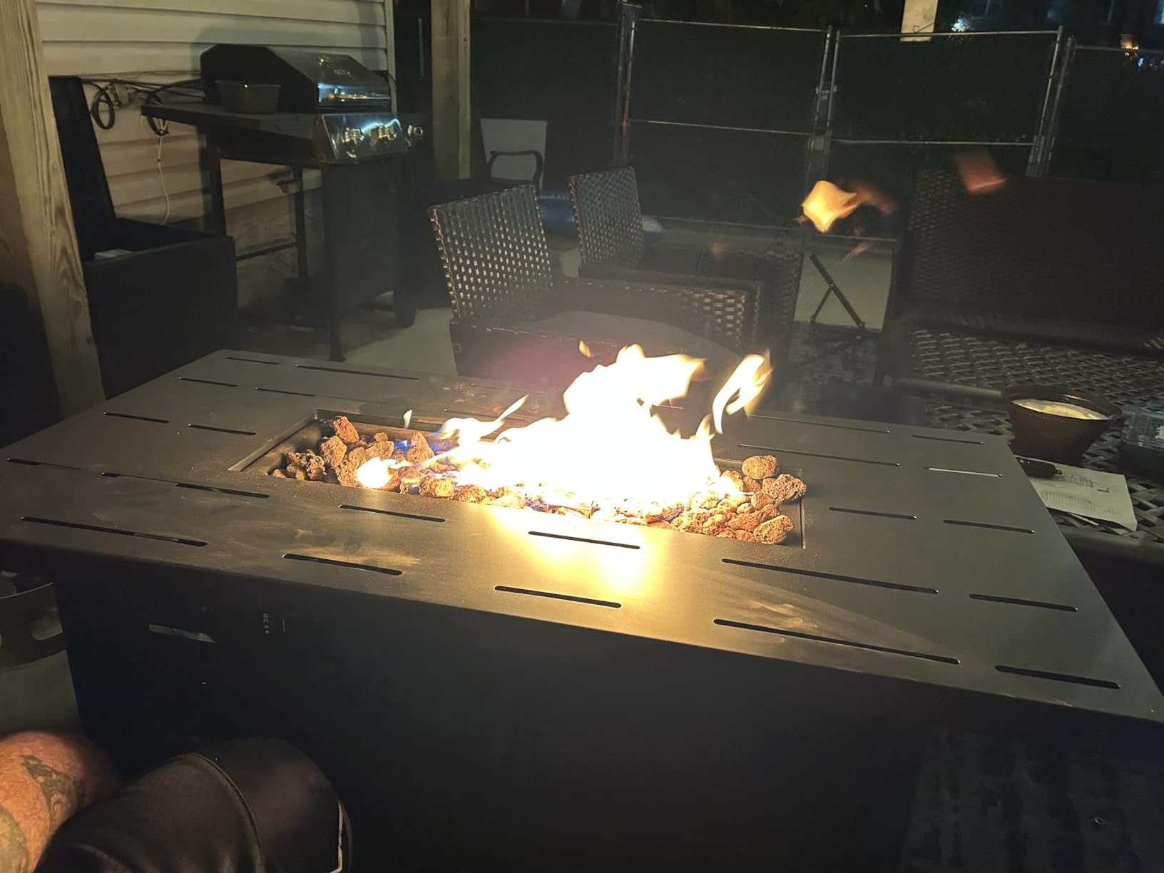 43 inch Outdoor Propane Fire Pit 50,000 BTU Gas Fire Pit Table with Lid, Waterproof Cover, Rectangle Gas Firepit Table for Garden/Patio, CSA Certification customer photo 1