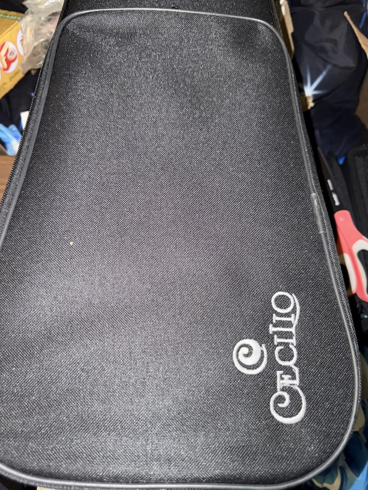 Electric Violin, Solid 4/4 Full Size Silent Violin Fiddle with Ebony Fittings, Beginner Violin with Case, Bow, Aux Cable, and Headphones (Pearl White) customer photo 2