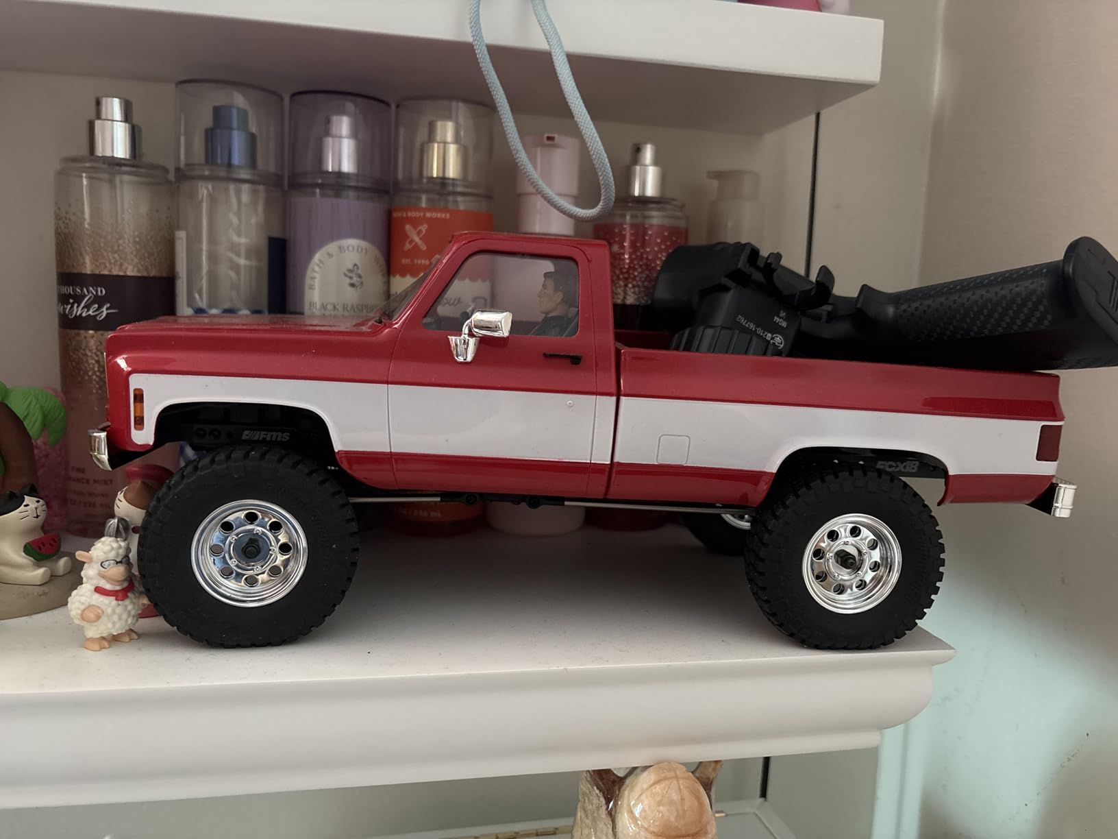 FCX18 FMS 1/18 Chevrolet K10 RC Truck, Officially Licensed 4WD RC Crawler 2 Speeds Switch with LED Lights, Off-Road RC Model for Adults (Red) customer photo 2
