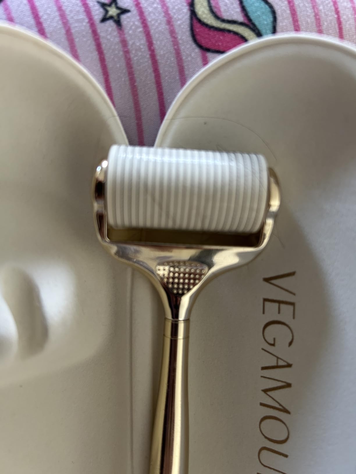 VEGAMOUR Scalp Dermaroller - MD-Developed, 1,200 Medical-Grade Needles, Enhances Serum Absorption, Twist-On Replaceable Head, Protective Case Included customer photo 2