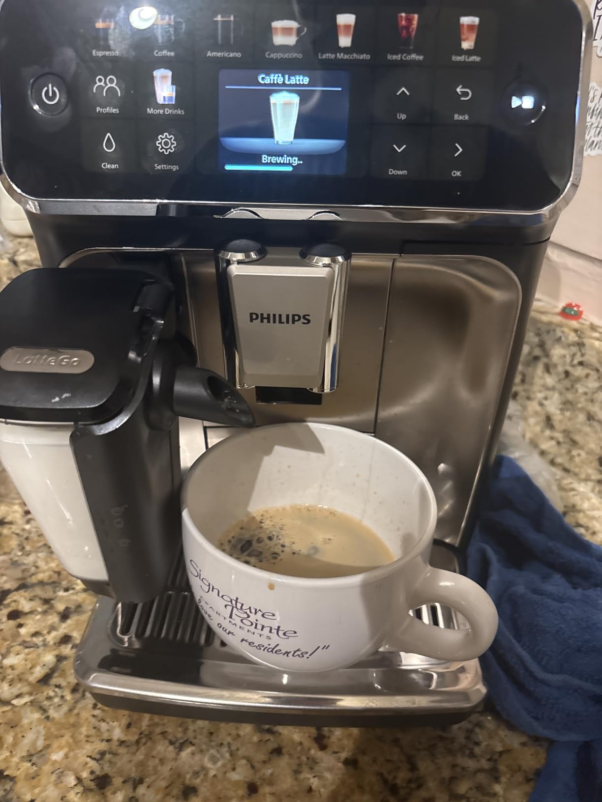PHILIPS 5500 Series Fully Automatic Espresso Machine, LatteGo Milk System customer photo 1
