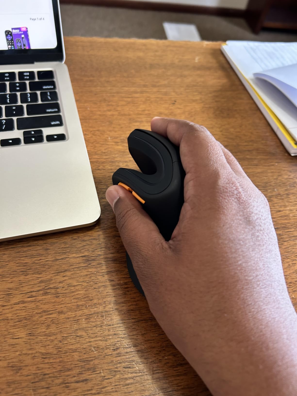 ProtoArc EM11 NL Wireless Ergonomic Mouse, Rechargeable Vertical Mouse customer photo 2