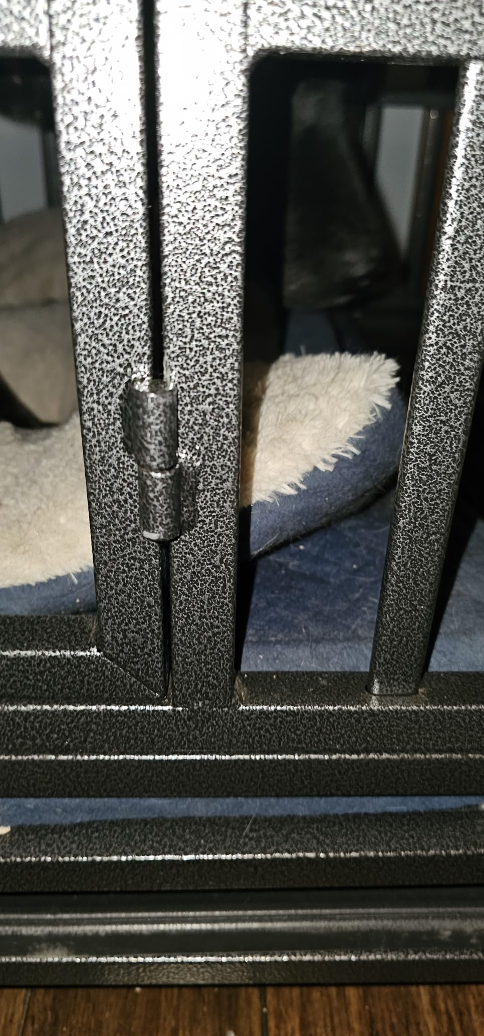 Oranland 48 Inch Heavy Duty Dog Crate, Upgraded Reinforced Baseplate | Indestructible Dog Kennel, Dog Cage for Large Dogs, Max Load Capacity 300lbs, Large Space, Removable Tray, Pre-assembled Design customer photo 2