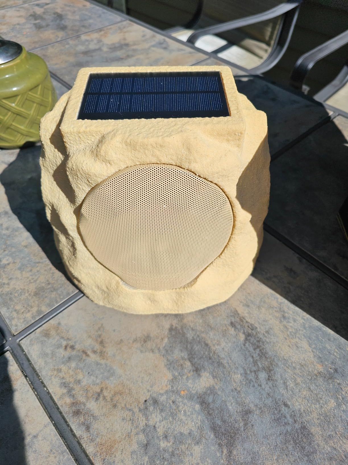 uuffoo 2-Pack Solar Powered Rock Speakers Outdoor Water-Resistant IP44 Rock Speaker with Lights RGB Colors and USB Charging for Patio Pool Party Yard Garden Outside customer photo 2