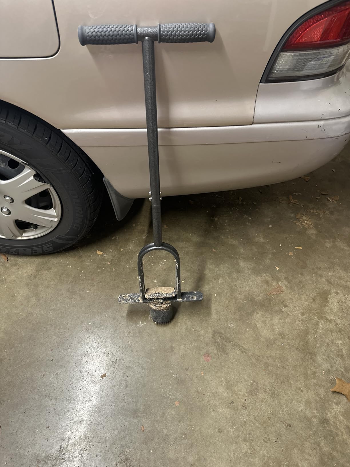 Dolibest Sod Plugger, Bulb Planter Tool with Non-Slip Grip Handle. Turf Cutter and Grass Plugger Tool with Dual Pedals, Sharp Serrations, Perfect for Zoysia, Bermuda and More (Upgrade) customer photo 2