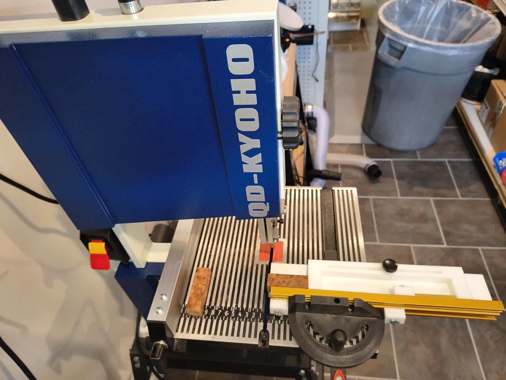 Band Saw, 10-Inch Bandsaw for Woodworking, 1515 & 3280 FPM Dual-Speed Bandsaw, 1/2 HP, 120 V 5.3-Amp Motor, Band Saws with Double-Sided Fence Assembly, Steel Bandsaws with Miter Gauge customer photo 1