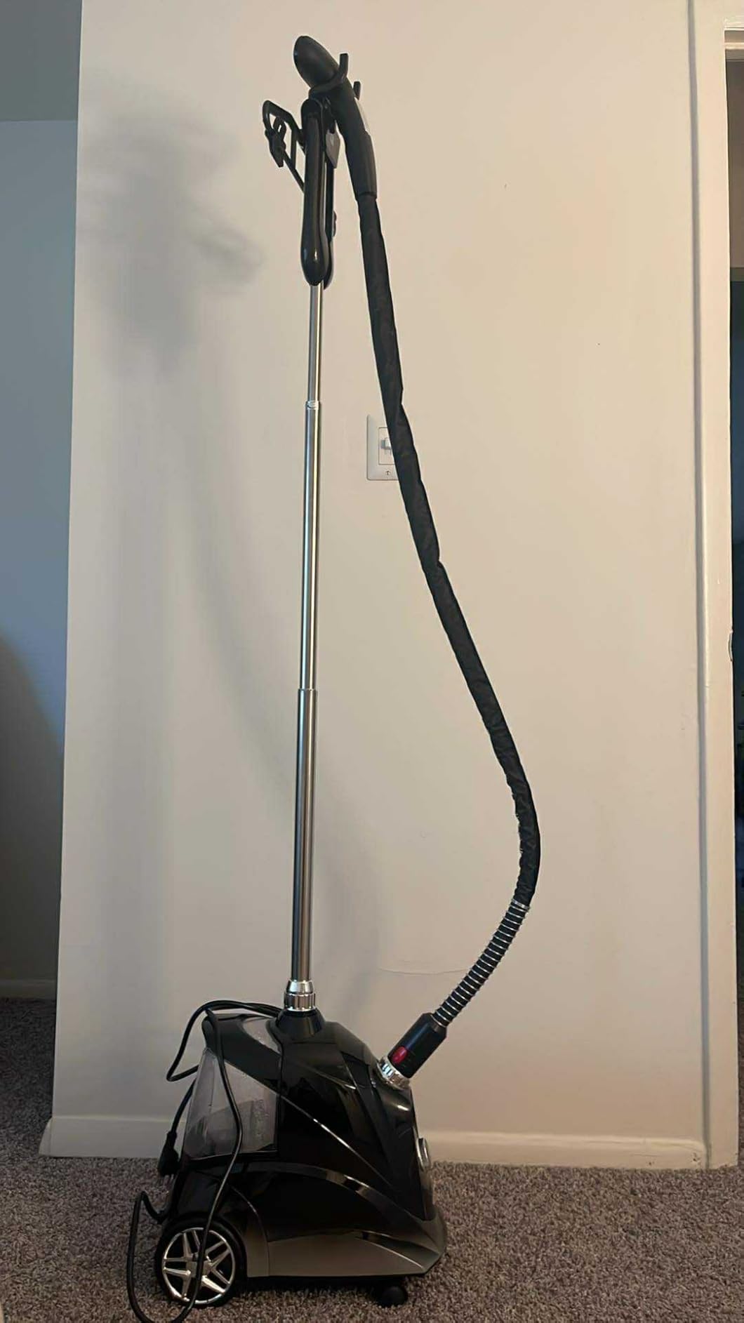 Steamer for Clothes, Jenaely 1500W Standing Garment Steamers, 35s Fast Heat-up, 80 Mins of Continuous Powerful Steam with 2.8L Water Tank, Pants Clip & Children's Clothing Hanger customer photo 1