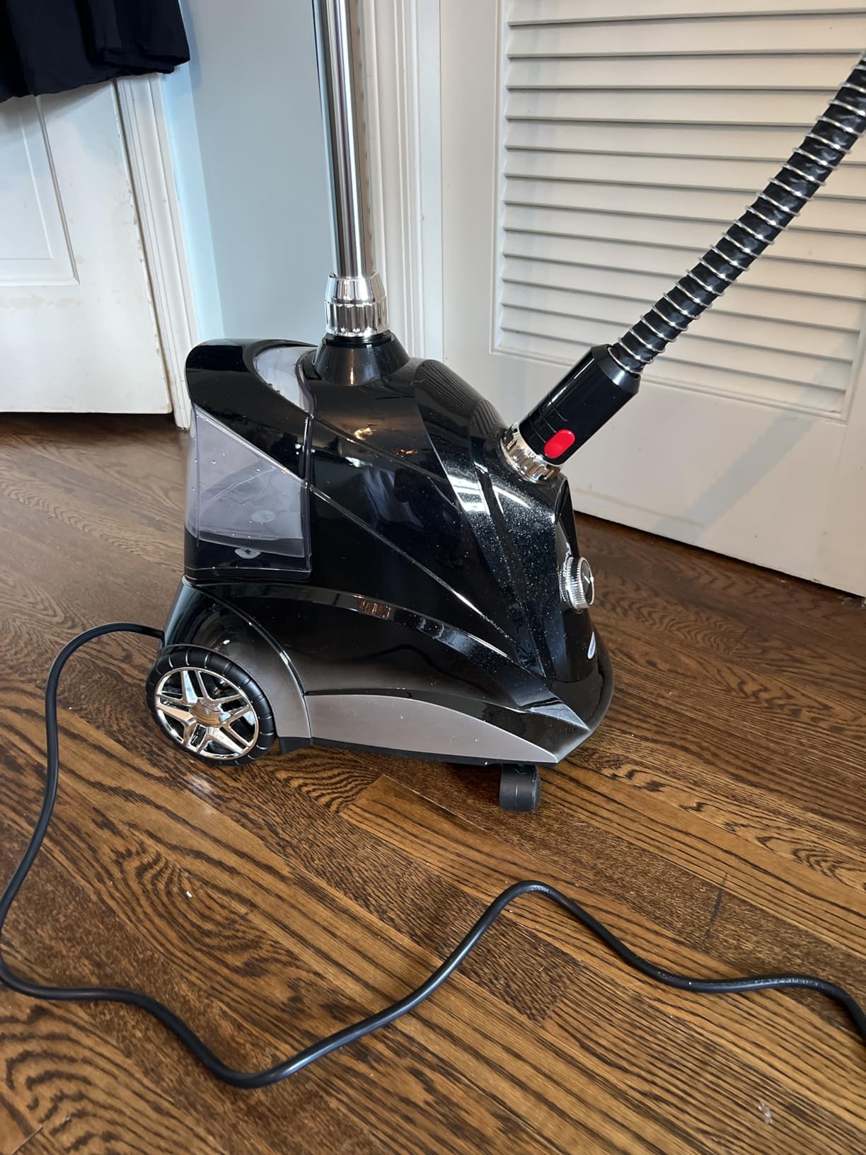 Steamer for Clothes, Jenaely 1500W Standing Garment Steamers, 35s Fast Heat-up, 80 Mins of Continuous Powerful Steam with 2.8L Water Tank, Pants Clip & Children's Clothing Hanger customer photo 2
